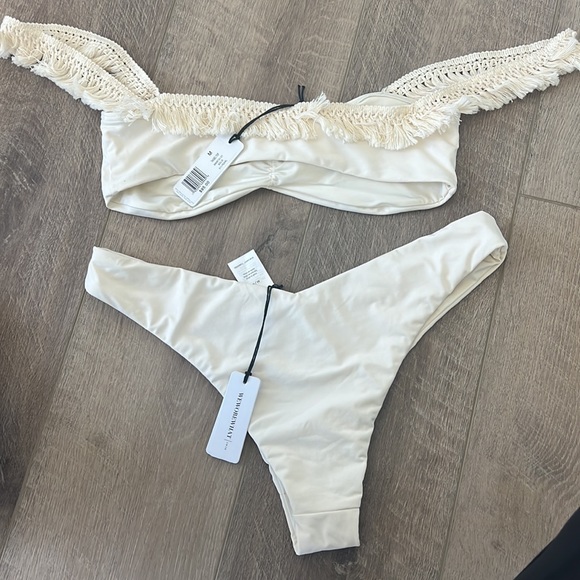 We wore what tassel bikini - Picture 3 of 4